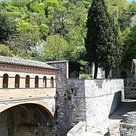Hotel Civico 10 Gubbio Exterior foto
