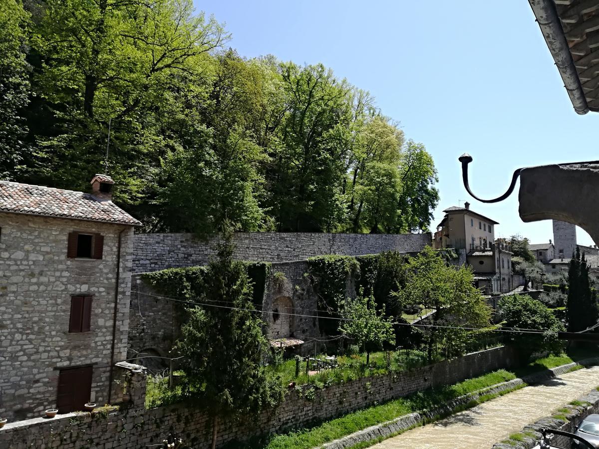 Hotel Civico 10 Gubbio Exterior foto