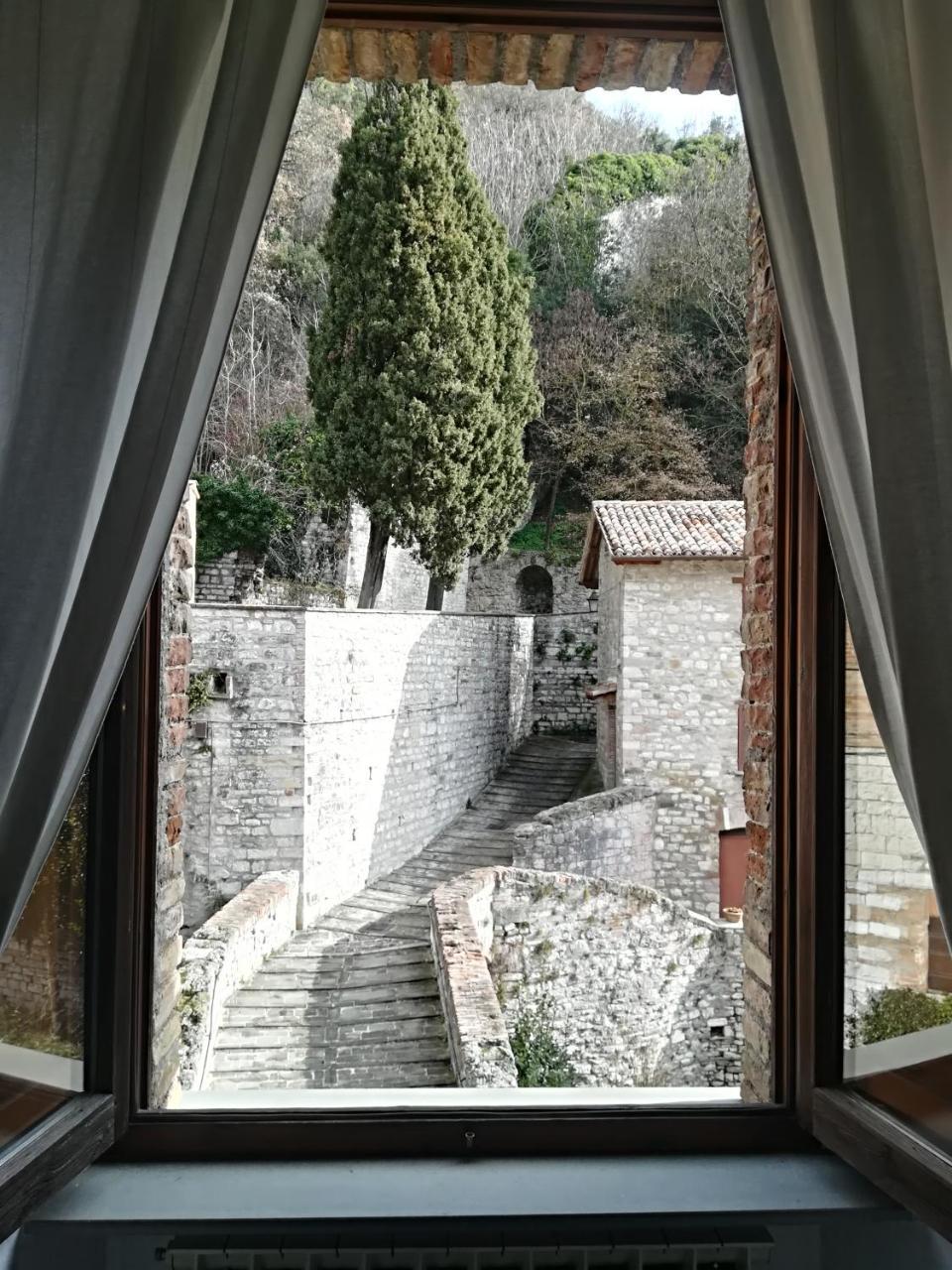 Hotel Civico 10 Gubbio Exterior foto