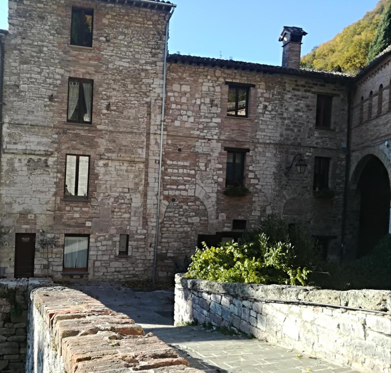 Hotel Civico 10 Gubbio Exterior foto